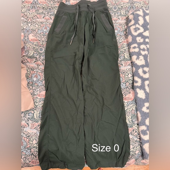 lululemon athletica Pants - Lululemon Dark Legacy Green Studio Dance Pants 0 Short Inseam XS Track